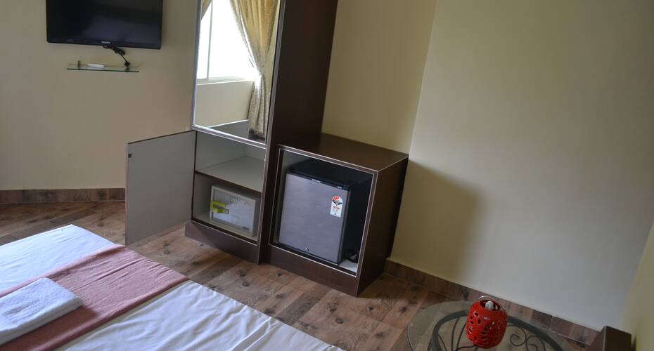 Manar Luxury Services Apartment, Hyderabad 5